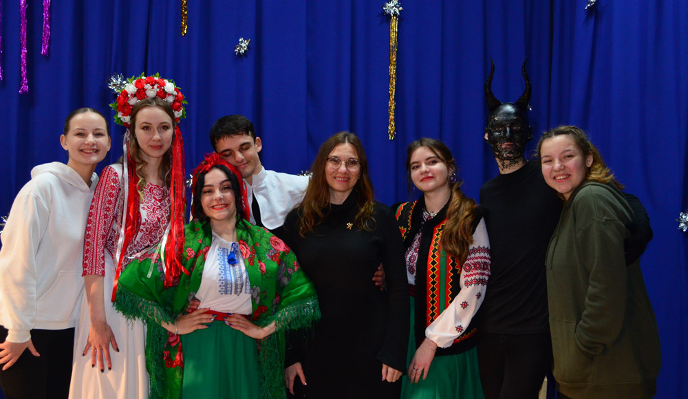 Благодійна вистава