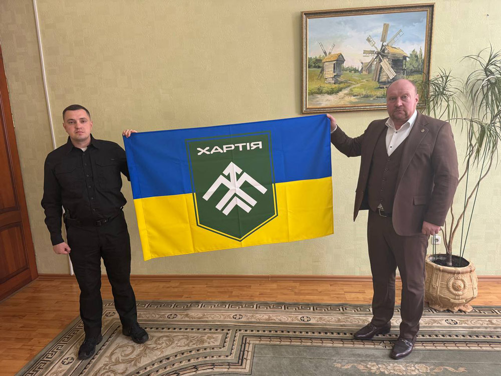 Університет Винниченка отримав прапор легендарної бригади НГУ «Хартія»